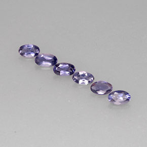 カラットの天然バイオレットブルーアイオライト（5×3.2 mm・オーバルカット）