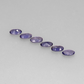 カラットの天然バイオレットブルーアイオライト（4.9×2.9 mm・オーバルカット）