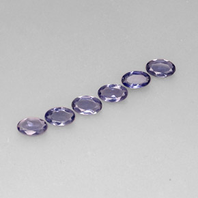 カラットの天然バイオレットブルーアイオライト（5×3.1 mm・オーバルカット）