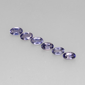 カラットの天然バイオレットブルーアイオライト（4.8×3 mm・オーバルカット）