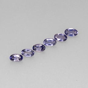 カラットの天然バイオレットブルーアイオライト（4.8×3 mm・オーバルカット）