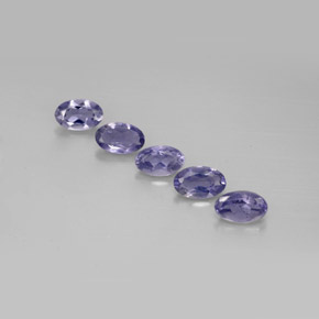カラットの天然バイオレットブルーアイオライト（5.1×3.2 mm・オーバルカット）