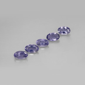 カラットの天然バイオレットブルーアイオライト（5.1×3.2 mm・オーバルカット）