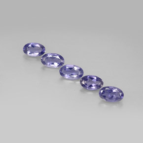 カラットの天然バイオレットブルーアイオライト（5.2×3.3 mm・オーバルカット）
