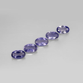 カラットの天然バイオレットブルーアイオライト（5.1×3.2 mm・オーバルカット）