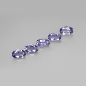 カラットの天然バイオレットブルーアイオライト（5×3.1 mm・オーバルカット）