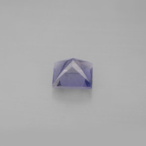 0.88カラットの天然バイオレットブルーアイオライト（5.9×5.9 mm・四角）