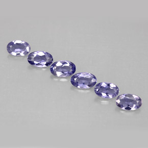 カラットの天然バイオレットブルーアイオライト（4.8×3 mm・オーバルカット）