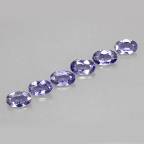 カラットの天然バイオレットブルーアイオライト（4.8×3 mm・オーバルカット）