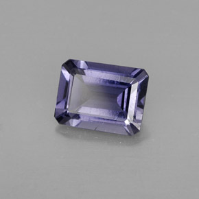 1.25カラットの天然バイオレットブルーアイオライト（8×6.1 mm・エメラルドカット）