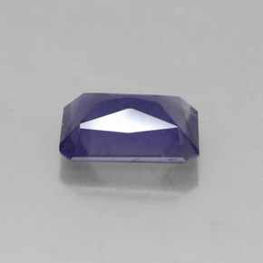 1.12カラットの天然バイオレットブルーアイオライト（8×5.7 mm・エメラルドカット）