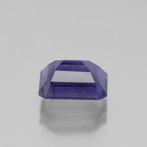 1.46カラットの天然バイオレットブルーアイオライト（8×6.1 mm・エメラルドカット）