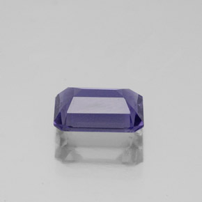 1.06カラットの天然バイオレットブルーアイオライト（8×5.7 mm・エメラルドカット）