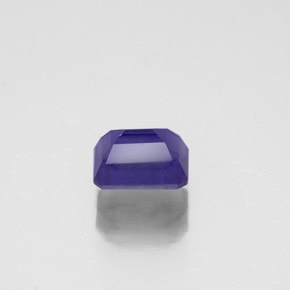 0.80カラットの天然バイオレットブルーアイオライト（6.1×5 mm・エメラルドカット）