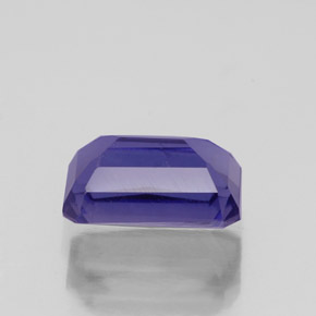 1.15カラットの天然バイオレットブルーアイオライト（7.9×5.1 mm・エメラルドカット）