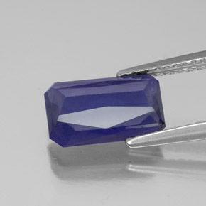 1.94カラットの天然バイオレットブルーアイオライト（10.7×6.6 mm・エメラルドカット）