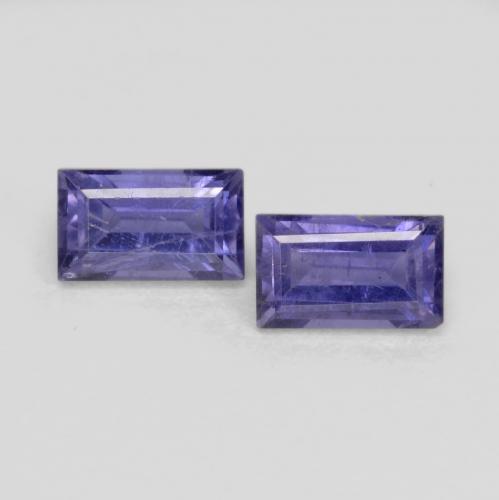 0.70カラットの天然ディープパープルアイオライト（5.1×3 mm・バゲット）