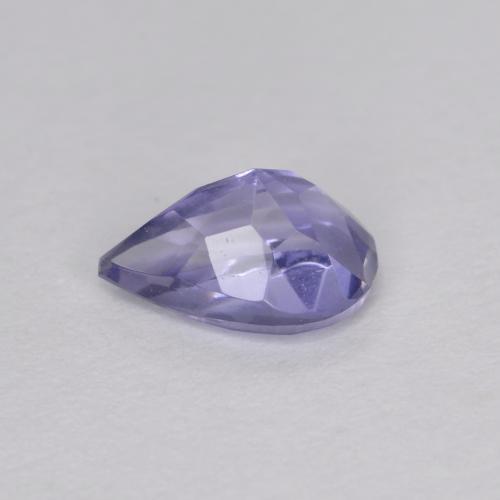 0.34カラットの天然シルバーがかった青アイオライト（5.9×3.8 mm・洋梨の形）