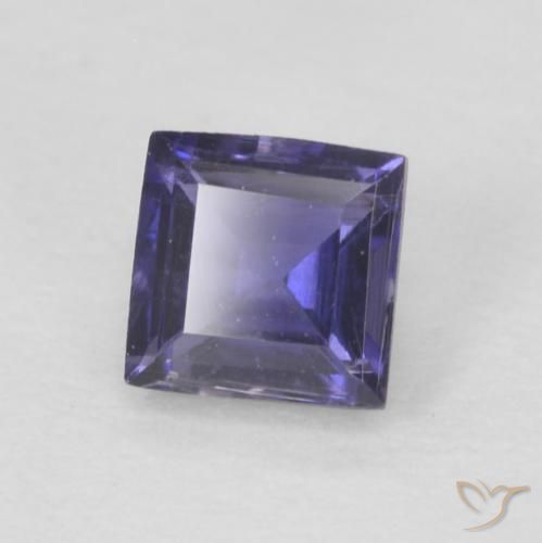 0.23カラットの天然濃い青がかった紫アイオライト（3.5×3.5 mm・四角）