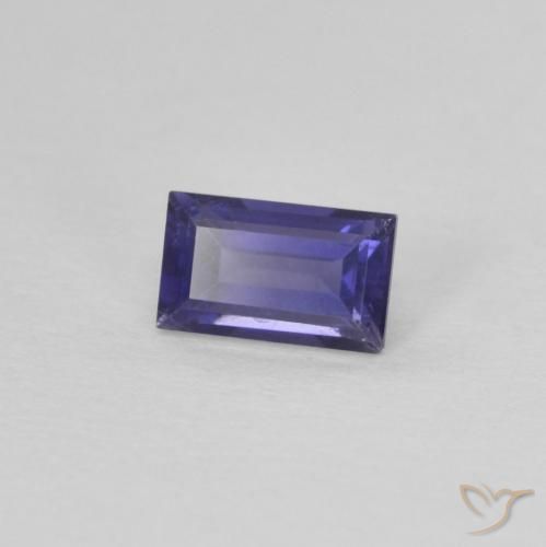0.33カラットの天然濃い青がかった紫アイオライト、バゲット、VS