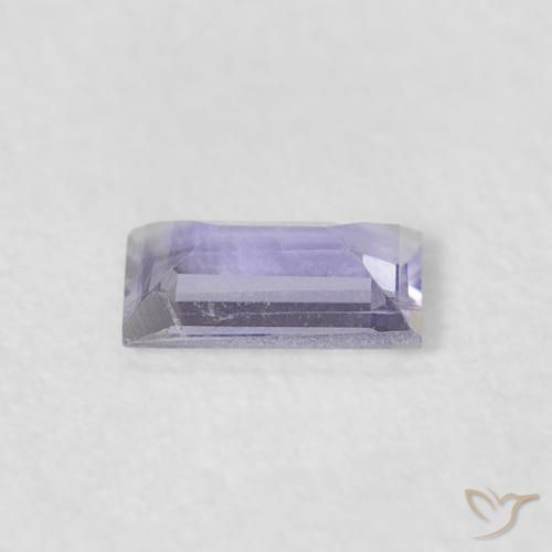 0.18カラットの天然非常に薄いピンクがかったバイオレットアイオライト、バゲット、VS-SI