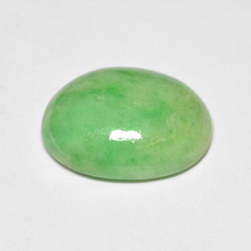 4.86カラットの天然ミディアムグリーン翡翠（ジェイド）（12.4×9.6 mm・オーバルカット）