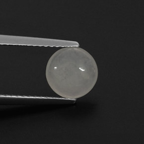 1.59カラットの天然ホワイトジェダイト、ラウンドカット、半透明