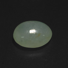 6.28カラットの天然グリーンヒスイ輝石（ジェダイト）（12.7×10.2 mm・透明）