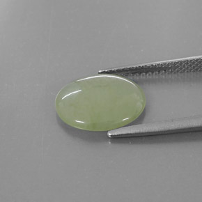 3.20カラットの天然ライトグリーンヒスイ輝石（ジェダイト）（11.9×10 mm・透明）