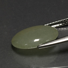 4.80カラットの天然ライトグリーンヒスイ輝石（ジェダイト）（13.1×10.3 mm・透明）