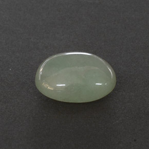 3.23カラットの天然グリーンヒスイ輝石（ジェダイト）（10.3×7.7 mm・透明）