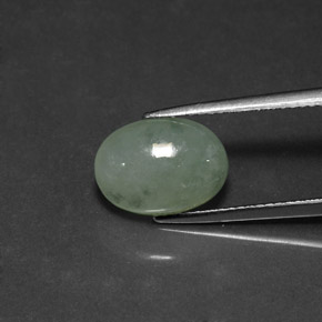 4.45カラットの天然ライトグリーンヒスイ輝石（ジェダイト）（12×8.8 mm・透明）