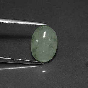 4.45カラットの天然ライトグリーンヒスイ輝石（ジェダイト）（12×8.8 mm・透明）