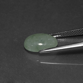 4.45カラットの天然ライトグリーンヒスイ輝石（ジェダイト）（12×8.8 mm・透明）