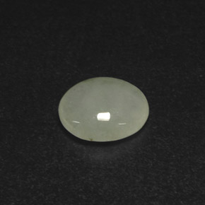 2.81カラットの天然グリーン＆ホワイトヒスイ輝石（ジェダイト）（9.9×8.4 mm・透明）