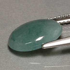 2.63カラットの天然グリーンヒスイ輝石（ジェダイト）（11.1×8.5 mm・透明）