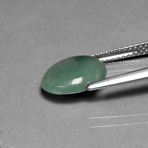 2.90カラットの天然グリーンヒスイ輝石（ジェダイト）（10.5×8.8 mm・透明）