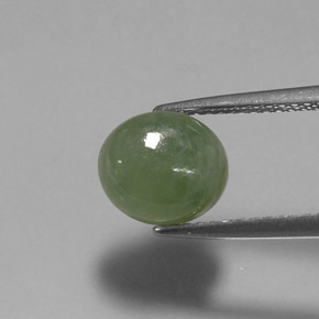 2.64カラットの天然グリーンヒスイ輝石（ジェダイト）（8.7×7.7 mm・透明）