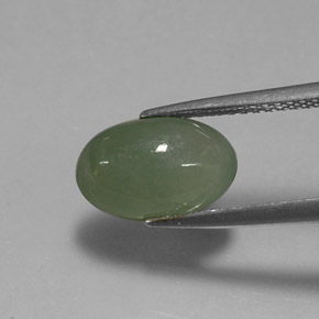 2.87カラットの天然グリーンヒスイ輝石（ジェダイト）（11×7.1 mm・透明）