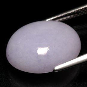 12.21カラットの天然ラベンダーヒスイ輝石（ジェダイト）（15.6×13.1 mm・オーバルカット）