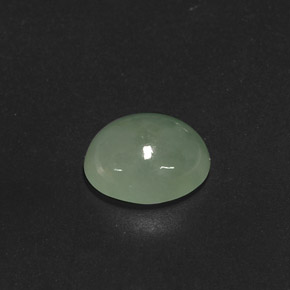 3.80カラットの天然グリーンヒスイ輝石（ジェダイト）（10.5×8.9 mm・透明）