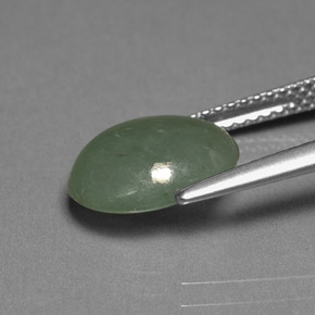 3.39カラットの天然グリーンヒスイ輝石（ジェダイト）（10.9×8.8 mm・透明）