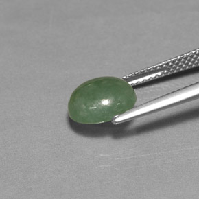 2.98カラットの天然グリーンヒスイ輝石（ジェダイト）（8.9×8.3 mm・透明）
