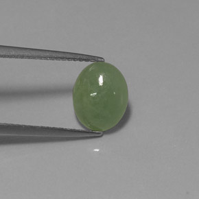2.39カラットの天然グリーンヒスイ輝石（ジェダイト）（9.6×7.7 mm・透明）