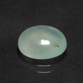 2.83カラットの天然グリーンヒスイ輝石（ジェダイト）（10×8.1 mm・オーバルカット）