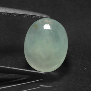 2.83カラットの天然グリーンヒスイ輝石（ジェダイト）（10×8.1 mm・オーバルカット）