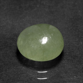 3.60カラットの天然グリーンヒスイ輝石（ジェダイト）（9.4×9.1 mm・透明）