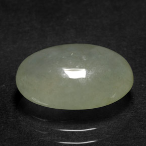 4.21カラットの天然グリーンヒスイ輝石（ジェダイト）（12.5×7.8 mm・透明）