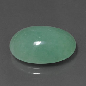 11.52カラットの天然グリーンヒスイ輝石（ジェダイト）（17.7×13.1 mm・オーバルカット）