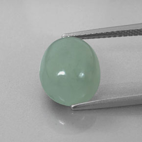 5.35カラットの天然グリーンヒスイ輝石（ジェダイト）（11.8×9.7 mm・オーバルカット）